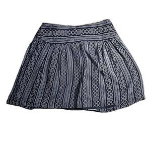 Dress Barn Black and White Pattern Mini Skirt 18" Length Size 12 Boho